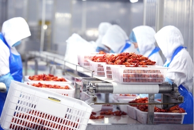 品質水產(chǎn)讓世界矚目,紅小廚震撼登陸納斯達克巨幕